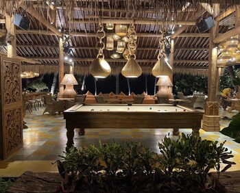 louka beach bali