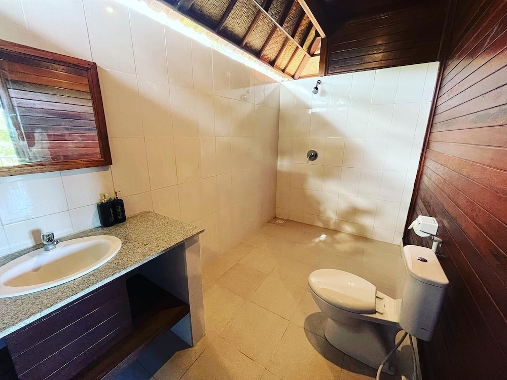 sunset hill lembongan