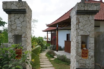 sunset hill lembongan