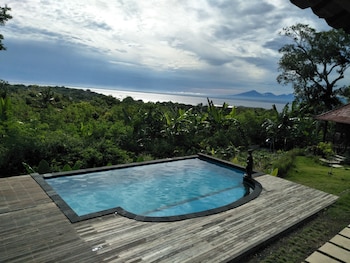 sunset hill lembongan