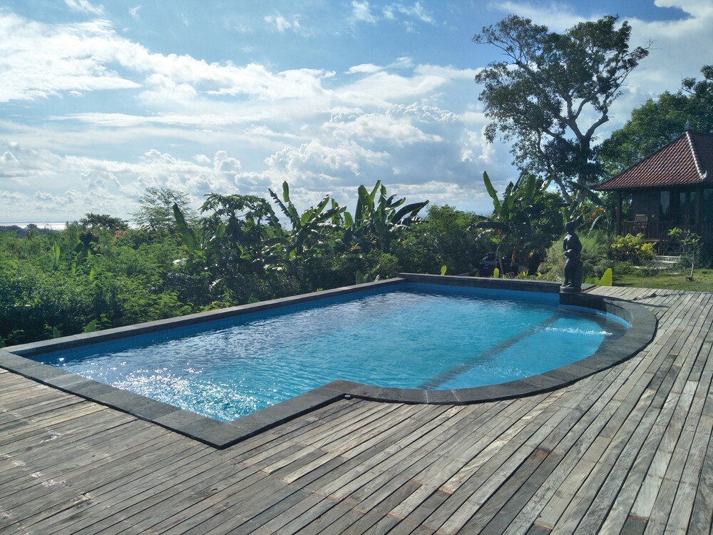 sunset hill lembongan