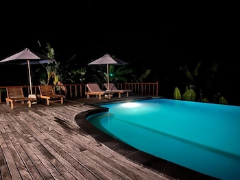 sunset hill lembongan