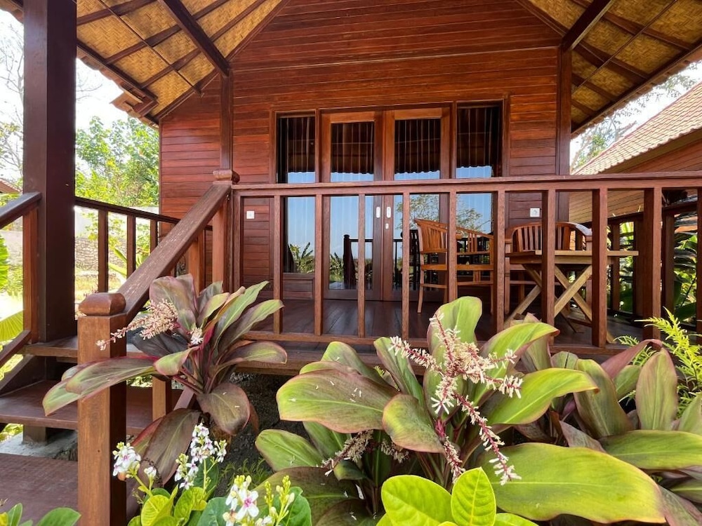 sunset hill lembongan