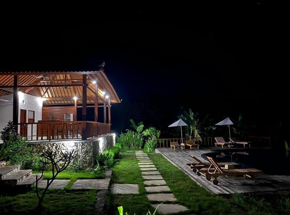 sunset hill lembongan