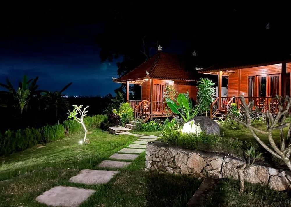 sunset hill lembongan