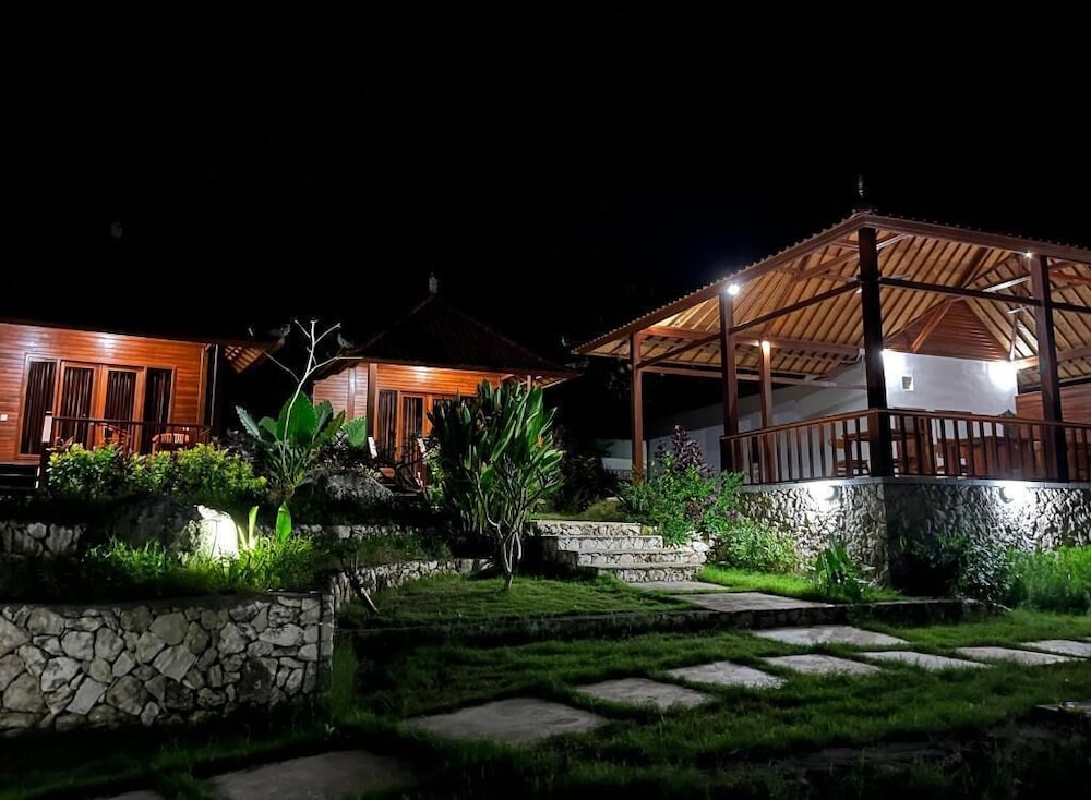 sunset hill lembongan