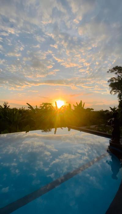 sunset hill lembongan