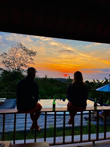 sunset hill lembongan