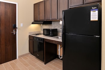mainstay suites meridian