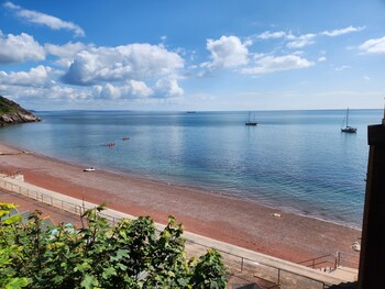 rose court holiday apartments