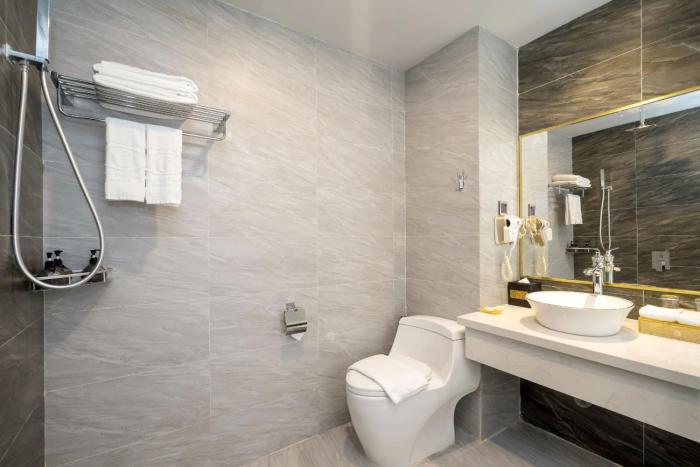 cicilia city hotel saigon center