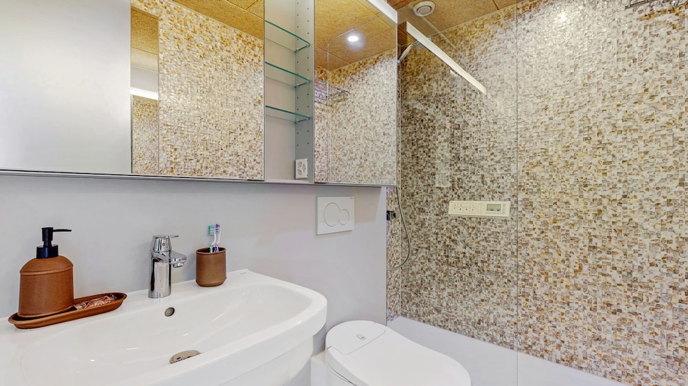 evis home hotel and apartments