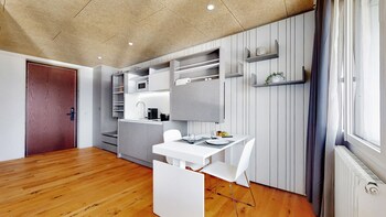 evis home hotel and apartments