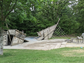 evis home hotel and apartments