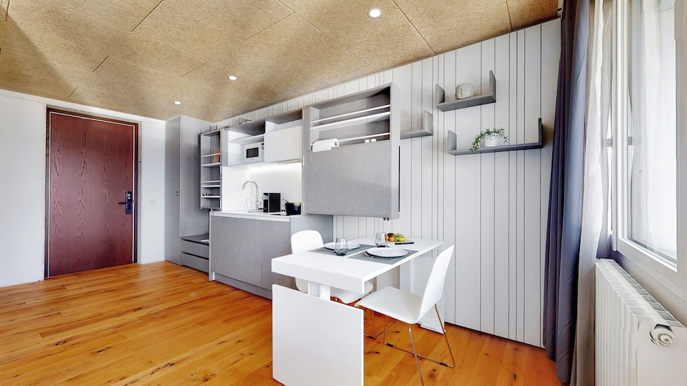 evis home hotel and apartments