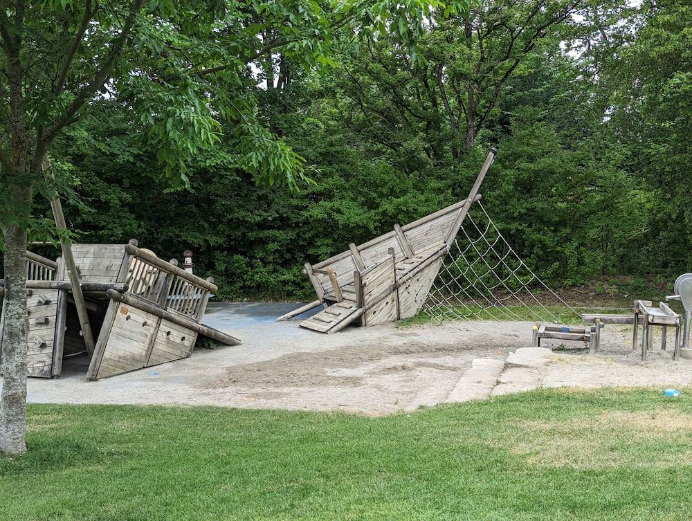 evis home hotel and apartments