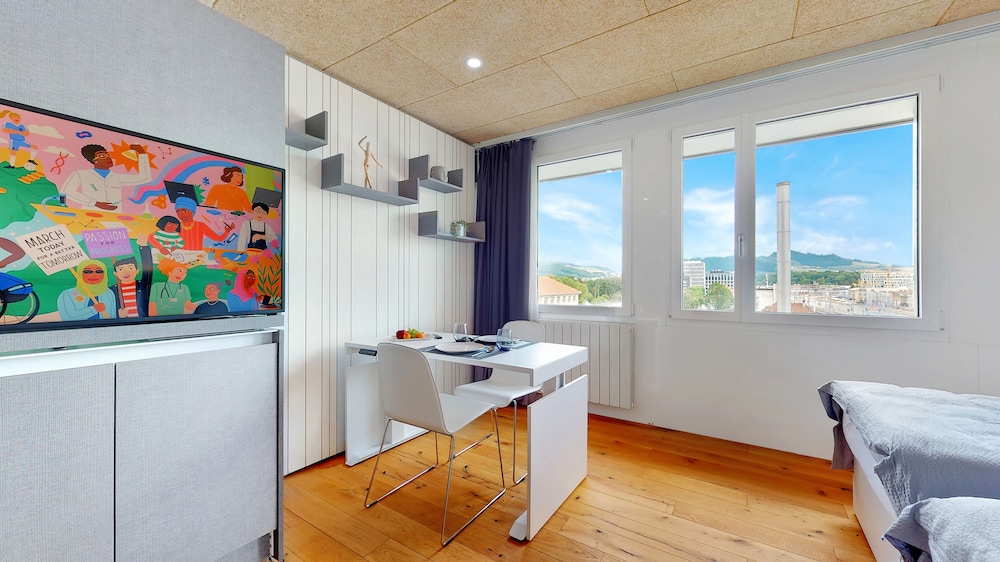 evis home hotel and apartments