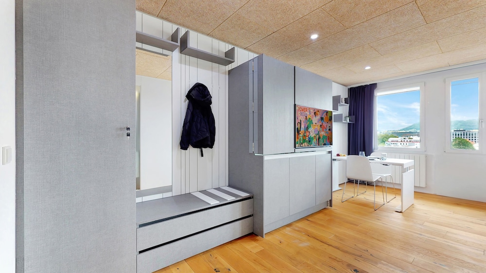 evis home hotel and apartments