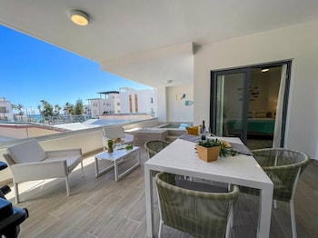 incredibly beautiful condo just steps to the beach