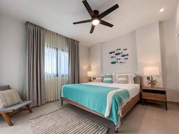 incredibly beautiful condo just steps to the beach