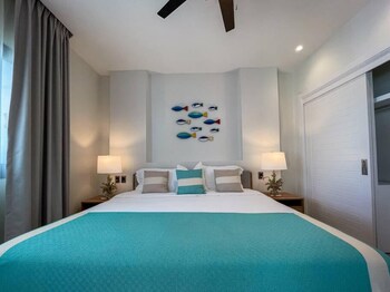 incredibly beautiful condo just steps to the beach