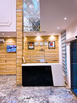 entrust hotel and suites