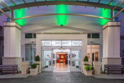 holiday inn salina by ihg