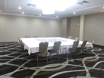 holiday inn salina by ihg