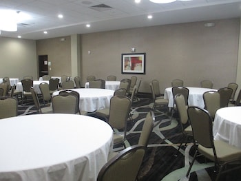 holiday inn salina by ihg