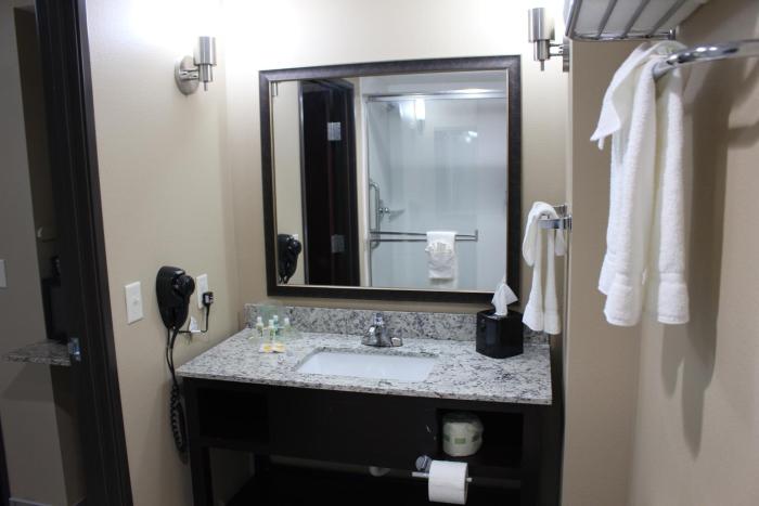 holiday inn salina by ihg