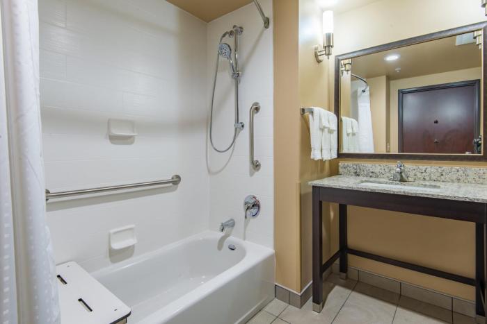 holiday inn salina by ihg
