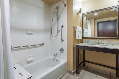 holiday inn salina by ihg