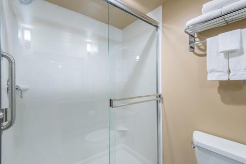 holiday inn salina by ihg