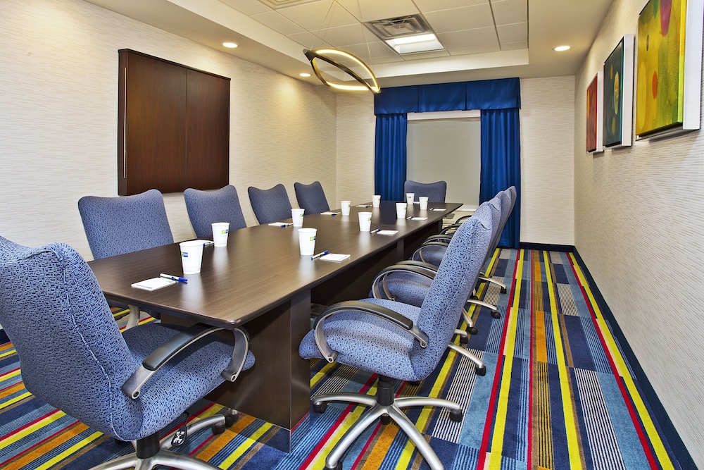 holiday inn express and suites ann arbor west by ihg