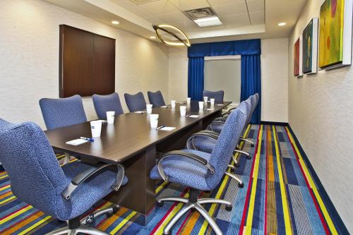 holiday inn express and suites ann arbor west by ihg