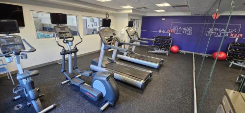 holiday inn express and suites ann arbor west by ihg