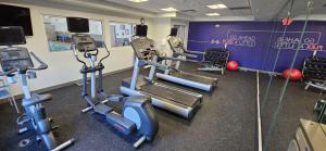 holiday inn express and suites ann arbor west by ihg