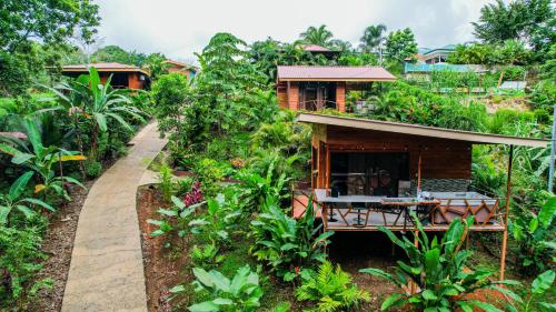 bungalows las iguanas arenal volcano