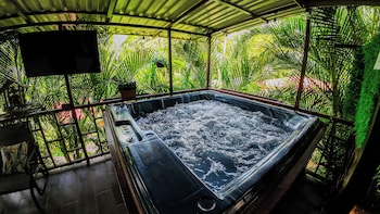 bungalows las iguanas arenal volcano