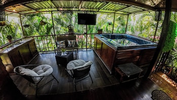 bungalows las iguanas arenal volcano