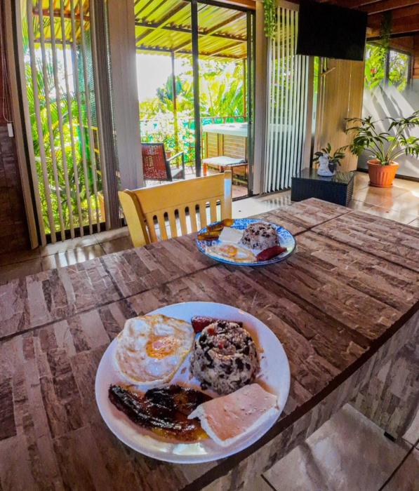bungalows las iguanas arenal volcano