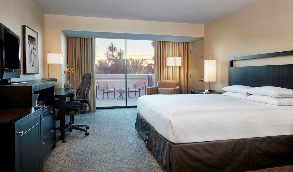 hilton anaheim
