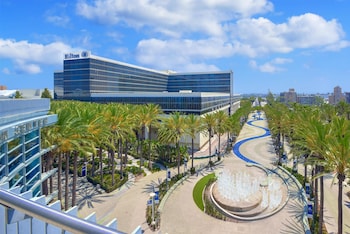 hilton anaheim