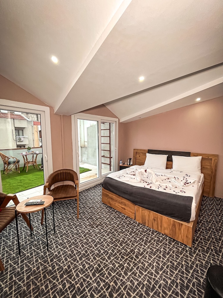 life artemis otel