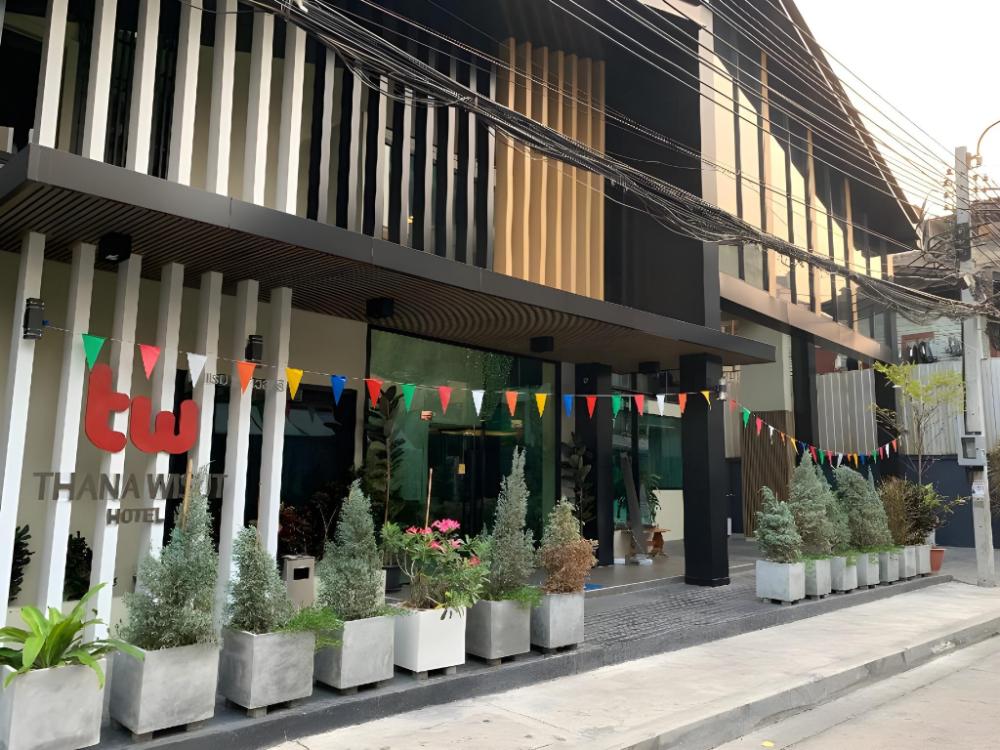 thana wisut hotel