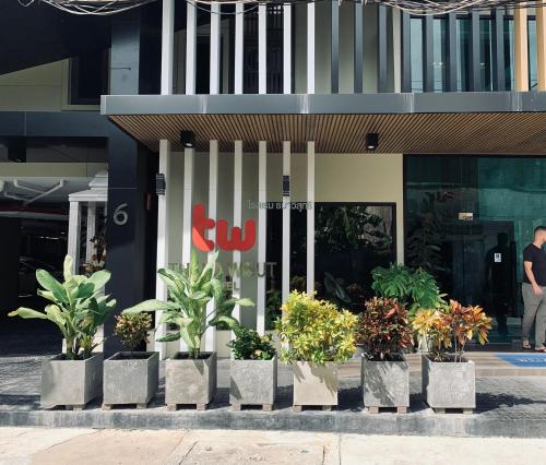 thana wisut hotel