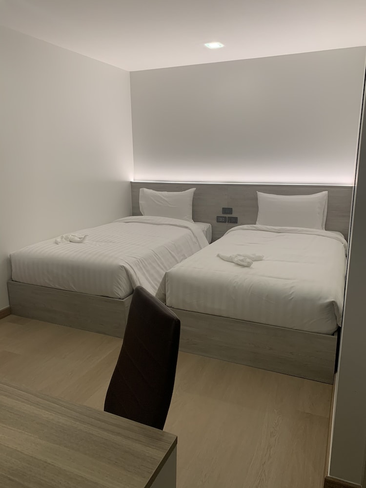 thana wisut hotel