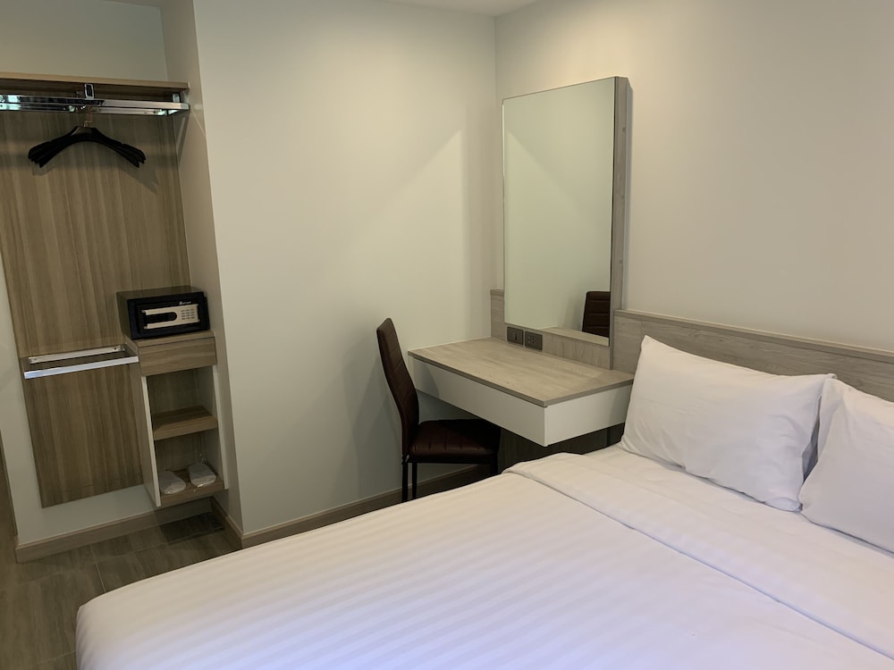 thana wisut hotel