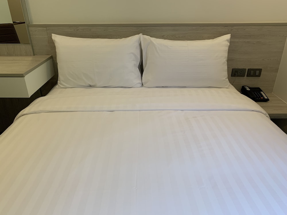 thana wisut hotel