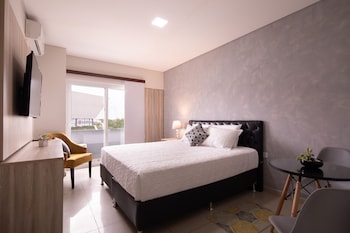 equipetrol suites apart hotel